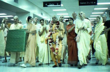 Июль  1971 года, Бостон. Встреча Шрилы Прабхупады в аэропорту