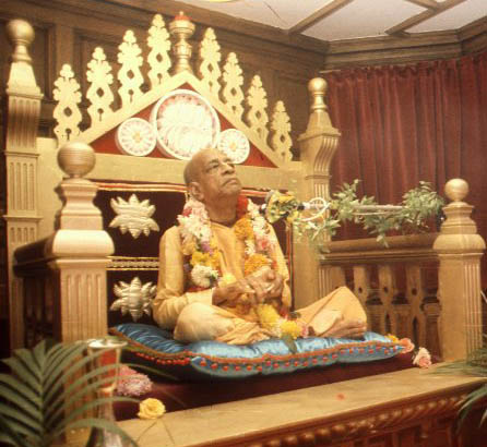 Шрила Прабхупада в Бхактиведанта Мейноре, май 1973 г.