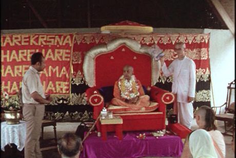 Выступление Шрилы Прабхупады в храме индусов-бали в Джакарте (Индонезия) 28 февраля 1973 г.